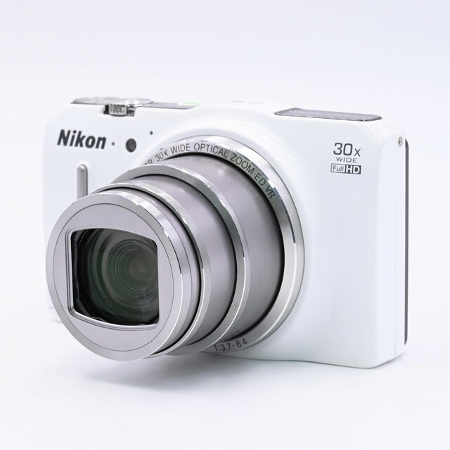 Nikon(ニコン)のNikon COOLPIX S9700 WH エレガントホワイト スマホ/家電/カメラのカメラ(コンパクトデジタルカメラ)の商品写真