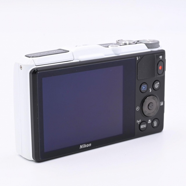 Nikon(ニコン)のNikon COOLPIX S9700 WH エレガントホワイト スマホ/家電/カメラのカメラ(コンパクトデジタルカメラ)の商品写真