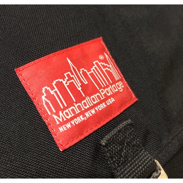 Manhattan Portage(マンハッタンポーテージ)のマンハッタンポーテージ バックパック ブラック 限定 シルバーバックル リュック メンズのバッグ(バッグパック/リュック)の商品写真