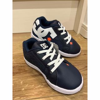 ディーシーシューズ(DC SHOES)の【タグ付き_新品・未使用_箱無し】DC shoes キッズスニーカー 16(スニーカー)