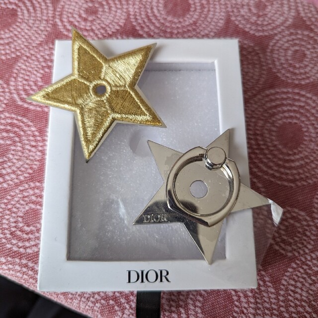 Christian Dior(クリスチャンディオール)の♡DIOR♡　ピンバッチ、スマホ　ホールドリングのセット スマホ/家電/カメラのスマホアクセサリー(その他)の商品写真