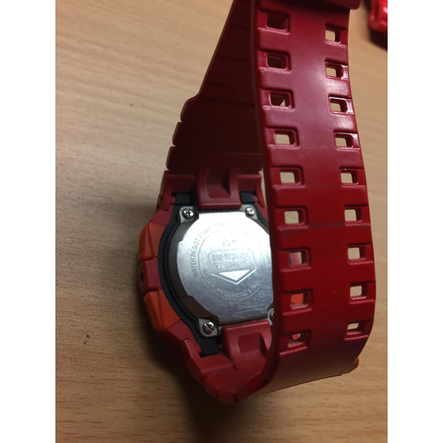 G-SHOCK(ジーショック)のG-SHOCK  赤 電池交換済み メンズの時計(腕時計(デジタル))の商品写真