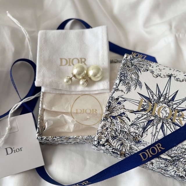 新品?正規品 Dior ディオール トライバルピアス メタル＆レジン パール