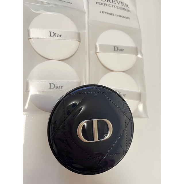 Dior(ディオール)のスキンフォーエヴァー グロウクッション0N 新品パフ付き コスメ/美容のベースメイク/化粧品(ファンデーション)の商品写真