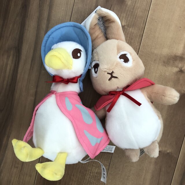 ダイソー　ピーターラビット ２つセット エンタメ/ホビーのおもちゃ/ぬいぐるみ(ぬいぐるみ)の商品写真