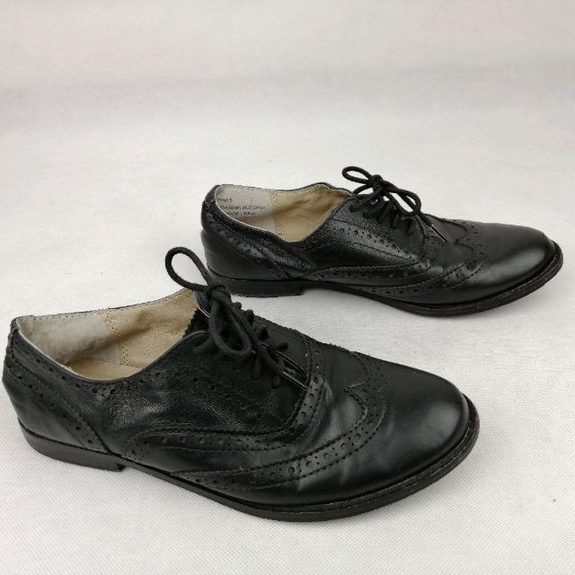 Steve Madden(スティーブマデン)のSTEVE MADDEN スティーブマデンウイングチップ革靴22.5ブラック レディースの靴/シューズ(ローファー/革靴)の商品写真