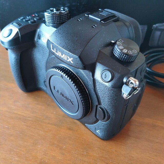 Panasonic(パナソニック)のLumix GH5 vlogアクティベート済み スマホ/家電/カメラのカメラ(デジタル一眼)の商品写真