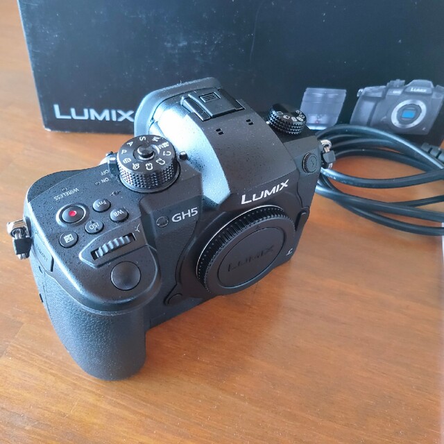 Panasonic(パナソニック)のLumix GH5 vlogアクティベート済み スマホ/家電/カメラのカメラ(デジタル一眼)の商品写真