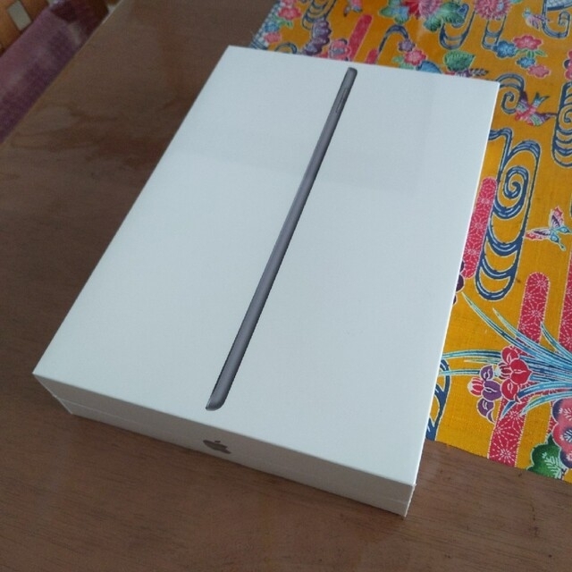 人気No.1 Apple 256GB版 Cellular + Wi-Fi 第9世代 【未開封】iPad