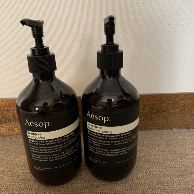 Aesop(イソップ)のAesop  イソップ　空ボトル　シャンプー　コンディショナー コスメ/美容のヘアケア/スタイリング(シャンプー/コンディショナーセット)の商品写真