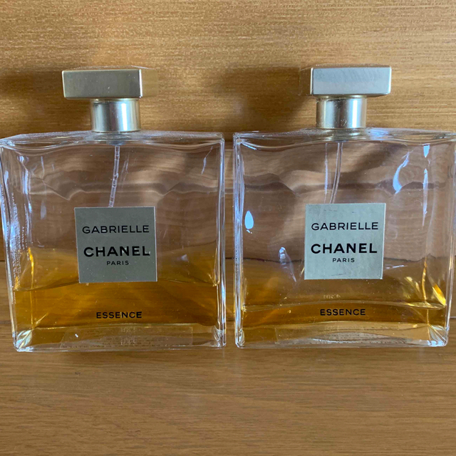 CHANEL(シャネル)のCHANEL大人気フレグ⭐️エッセンス オードゥ パルファム 100 ml２本 レディースのアクセサリー(ブローチ/コサージュ)の商品写真