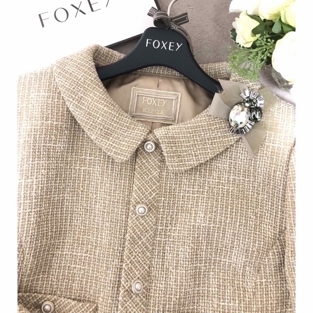 美品▫️FOXEY 40✧’18年✧༚キャラべ－ジュ系♢パール✧ツィード*ジャケ