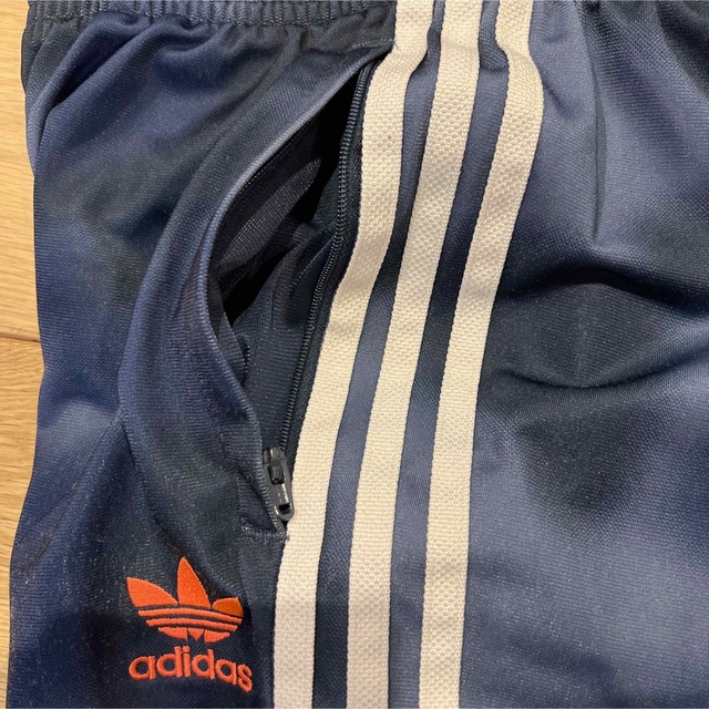 adidas(アディダス)のadidas アディダスキッズカモ SST パンツ　160cm キッズ/ベビー/マタニティのキッズ服男の子用(90cm~)(パンツ/スパッツ)の商品写真