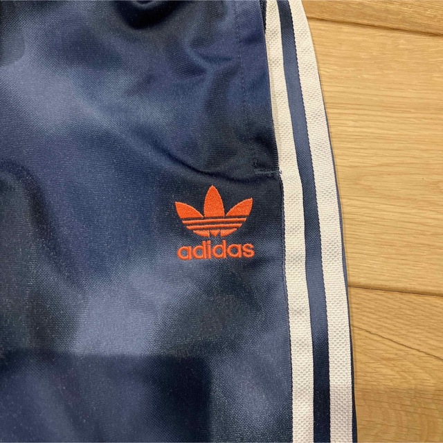 adidas(アディダス)のadidas アディダスキッズカモ SST パンツ　160cm キッズ/ベビー/マタニティのキッズ服男の子用(90cm~)(パンツ/スパッツ)の商品写真