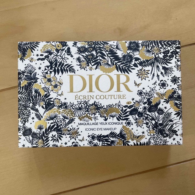 Dior(ディオール)のえぶちゃん　さん★ 新品未使用品　Dior エクランチュールアイパレット コスメ/美容のキット/セット(コフレ/メイクアップセット)の商品写真