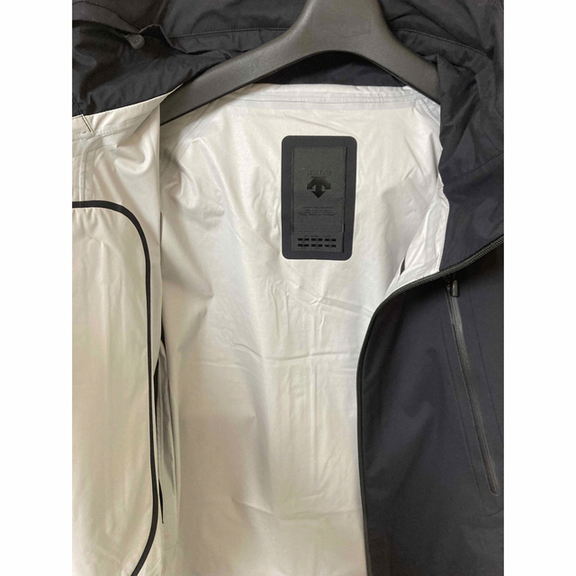 DESCENTE ALLTERRAIN(デサントオルテライン)のデサント　オルテライン　クレアス　黒　Mサイズ　 メンズのジャケット/アウター(マウンテンパーカー)の商品写真