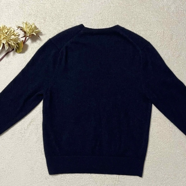 UNIQLO(ユニクロ)の大特価セール中　ユニクロ💞　カシミヤ　100%  ニットセーター　紺色系　即発送 レディースのトップス(ニット/セーター)の商品写真