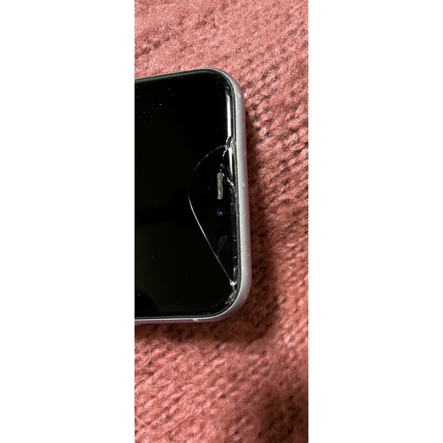Apple(アップル)のiPhone 11 パープル 128 GB Y!mobile スマホ/家電/カメラのスマートフォン/携帯電話(スマートフォン本体)の商品写真