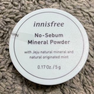 イニスフリー(Innisfree)の専用です★新品★イニスフリー　ノーシーバム　ミネラルパウダー(フェイスパウダー)