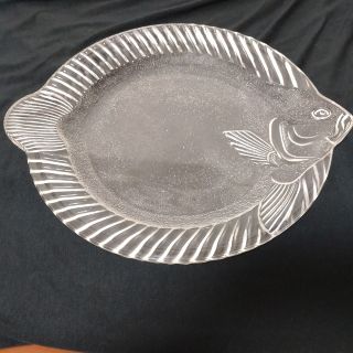 さかなの形をしたガラスのお皿(食器)