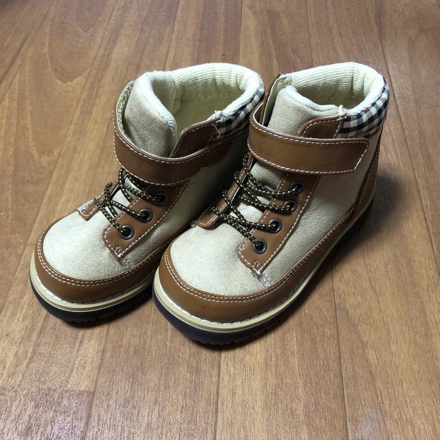 OshKosh(オシュコシュ)の【未使用】オシュコシュ　ショートブーツ 17.0㎝ キッズ/ベビー/マタニティのキッズ靴/シューズ(15cm~)(ブーツ)の商品写真