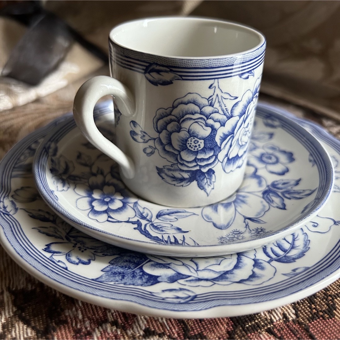 LAURA ASHLEY(ローラアシュレイ)の英国製【LAURA ASHLEY】by Spode デミタス トリオ インテリア/住まい/日用品のキッチン/食器(食器)の商品写真