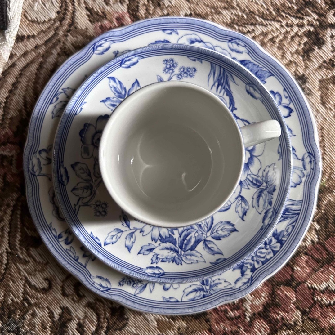 LAURA ASHLEY(ローラアシュレイ)の英国製【LAURA ASHLEY】by Spode デミタス トリオ インテリア/住まい/日用品のキッチン/食器(食器)の商品写真