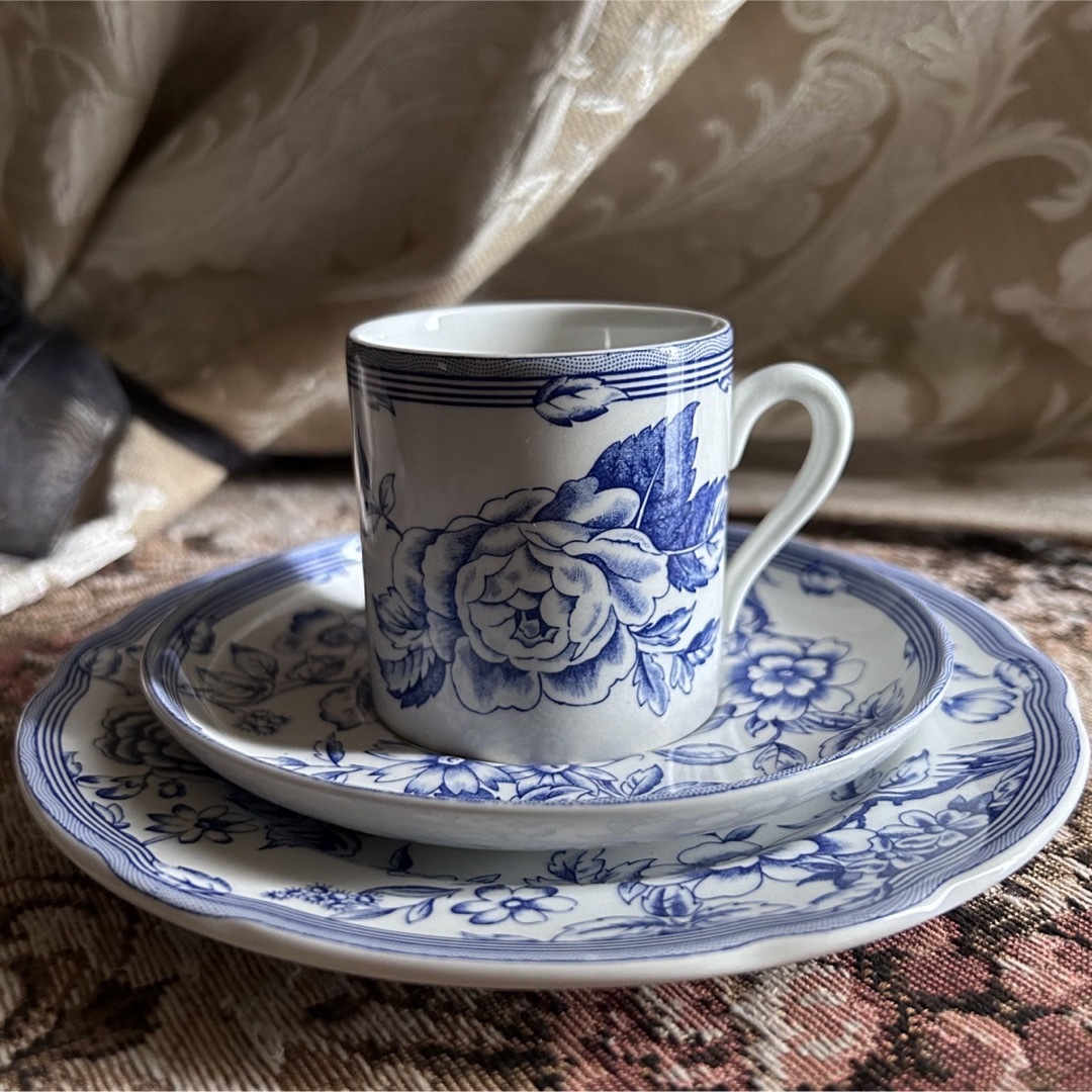 LAURA ASHLEY(ローラアシュレイ)の英国製【LAURA ASHLEY】by Spode デミタス トリオ インテリア/住まい/日用品のキッチン/食器(食器)の商品写真