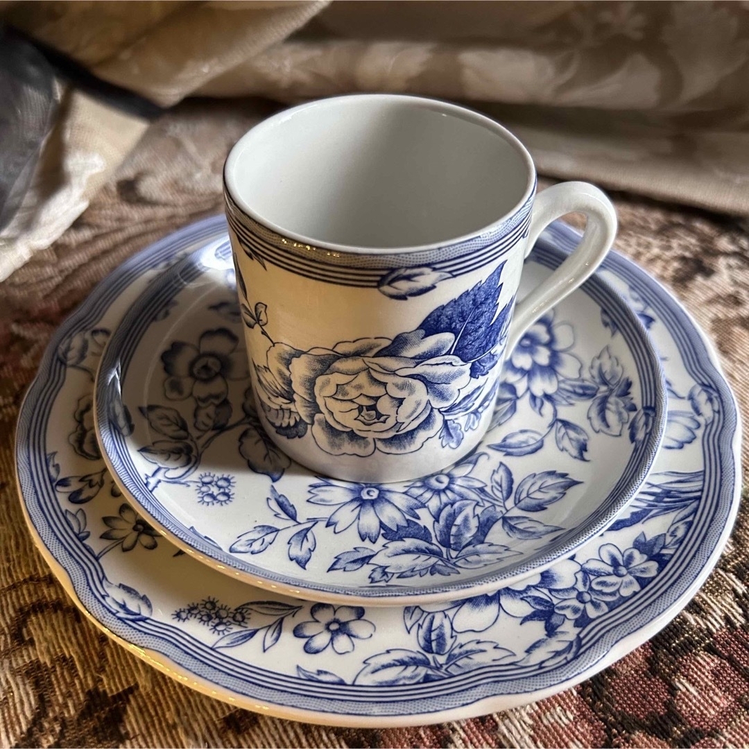 LAURA ASHLEY(ローラアシュレイ)の英国製【LAURA ASHLEY】by Spode デミタス トリオ インテリア/住まい/日用品のキッチン/食器(食器)の商品写真