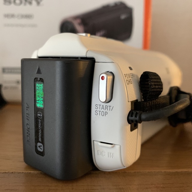 SONY(ソニー)のSONY HDR-CX480 ビデオカメラ　ソニー　白　ホワイト　ハンディカム　 スマホ/家電/カメラのカメラ(ビデオカメラ)の商品写真