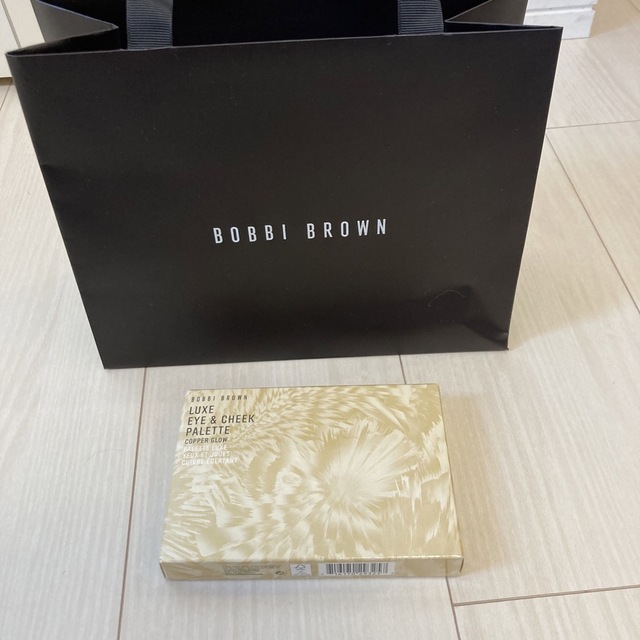 BOBBI BROWN(ボビイブラウン)のBOBBI BROWN コパーグロウ リュクス アイ & チーク パレット 新品 コスメ/美容のキット/セット(コフレ/メイクアップセット)の商品写真