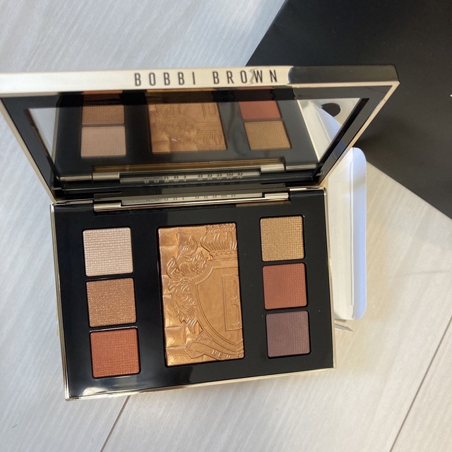 BOBBI BROWN(ボビイブラウン)のBOBBI BROWN コパーグロウ リュクス アイ & チーク パレット 新品 コスメ/美容のキット/セット(コフレ/メイクアップセット)の商品写真