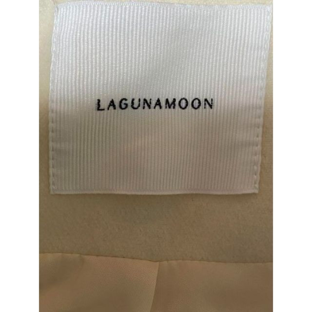 LagunaMoon(ラグナムーン)の【美品】新品　未使用　ラグナムーン　ウェストマークノーカラーコート　アイボリー レディースのジャケット/アウター(ロングコート)の商品写真