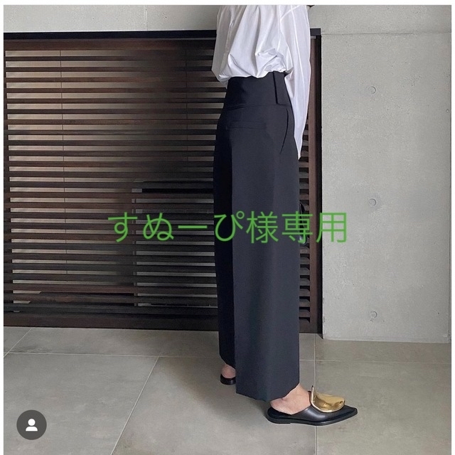 Jil Sander(ジルサンダー)の【Lohen】新品タグ付　ワイドベルトストレートパンツ レディースのパンツ(カジュアルパンツ)の商品写真