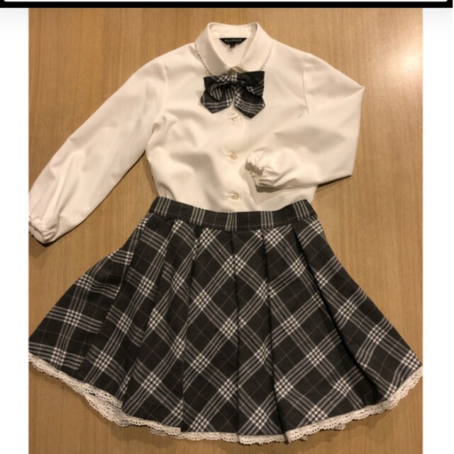 HusHush(ハッシュアッシュ)のHusHusH 110㎝ フォーマル 入学式など キッズ/ベビー/マタニティのキッズ服女の子用(90cm~)(ドレス/フォーマル)の商品写真