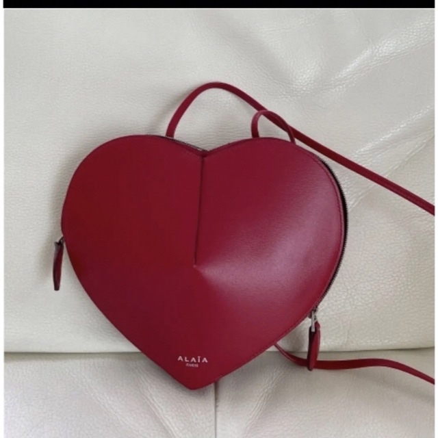 Azzedine Alaïa(アズディンアライア)の専用です❣️人気ALAIA ❤︎LE COEUR ハート バッグ レディースのバッグ(ショルダーバッグ)の商品写真