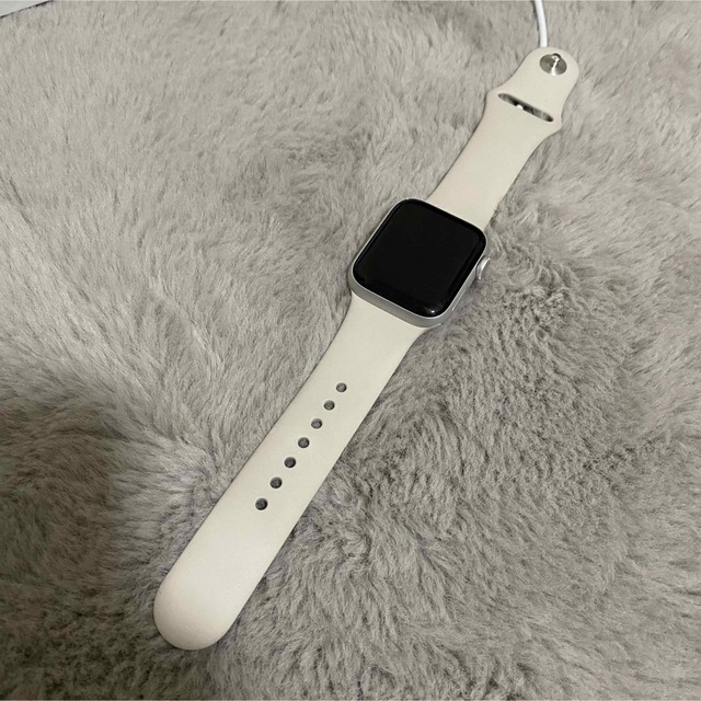 Apple Watch(アップルウォッチ)の【にに様専用】Apple Watch SE 40mm スマホ/家電/カメラのスマートフォン/携帯電話(その他)の商品写真