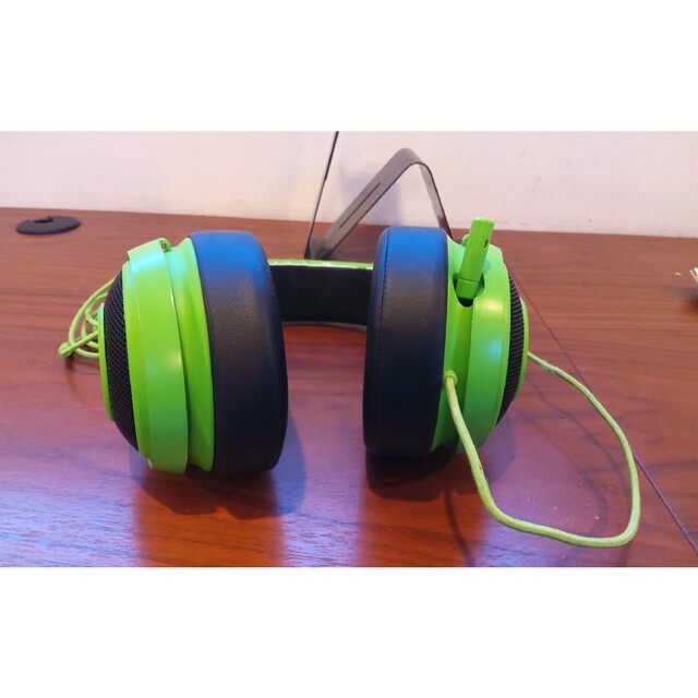 Razer(レイザー)のRazer KRAKEN PRO V2 GREEN ジャンク スマホ/家電/カメラのオーディオ機器(ヘッドフォン/イヤフォン)の商品写真