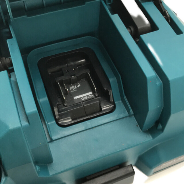 ☆中古品☆makita マキタ 18V 乾湿両用 充電式集じん機 VC750D 本体のみ 集塵機 掃除機 64926