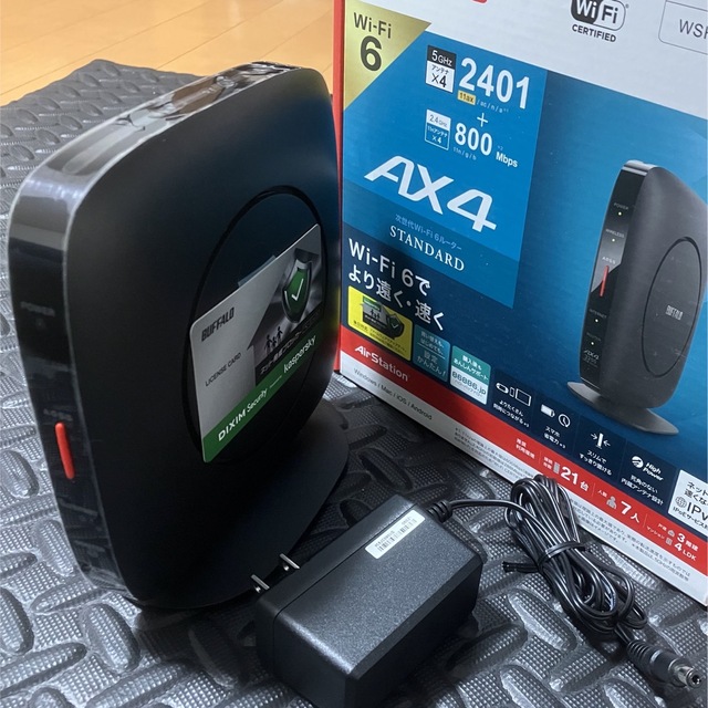 Buffalo(バッファロー)のバッファロー　BUFFALO WSR-3200AX4S-BK スマホ/家電/カメラのPC/タブレット(PC周辺機器)の商品写真