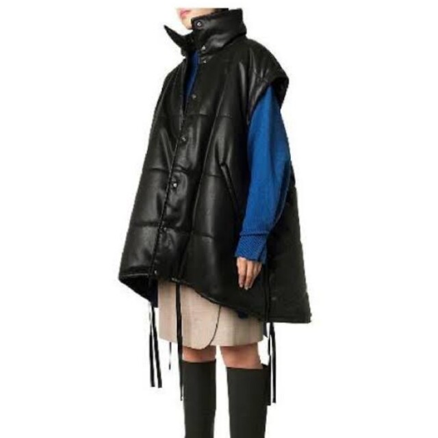 LE CIEL BLEU(ルシェルブルー)のLE CIEL BLEU Faux Leather Padded Coat レディースのジャケット/アウター(ダウンコート)の商品写真