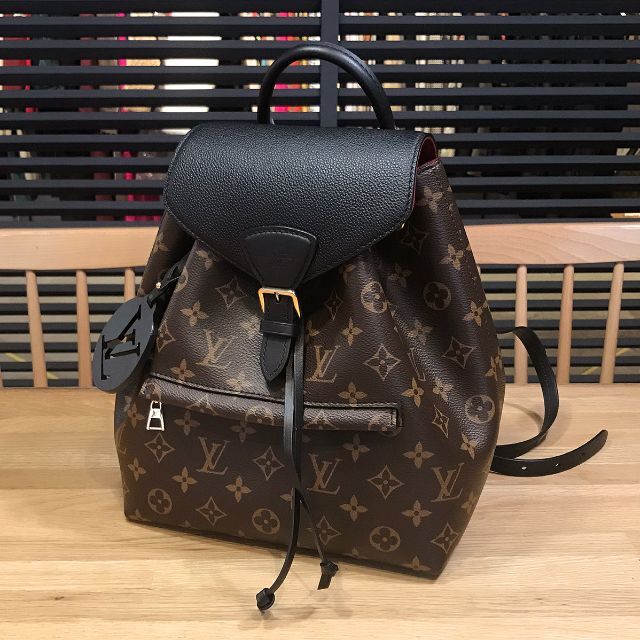 LOUIS VUITTON(ルイヴィトン)の新品同様 ルイヴィトン 現行 モノグラム モンスリNM PM リュックサック 黒 レディースのバッグ(リュック/バックパック)の商品写真