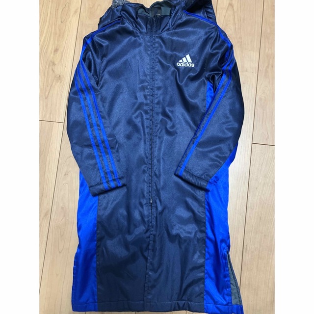 adidas(アディダス)のadidasベンチコート140 キッズ/ベビー/マタニティのキッズ服男の子用(90cm~)(ジャケット/上着)の商品写真