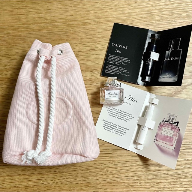 Christian Dior(クリスチャンディオール)の♡DIOR 巾着　香水　４点セット♡ エンタメ/ホビーのコレクション(ノベルティグッズ)の商品写真