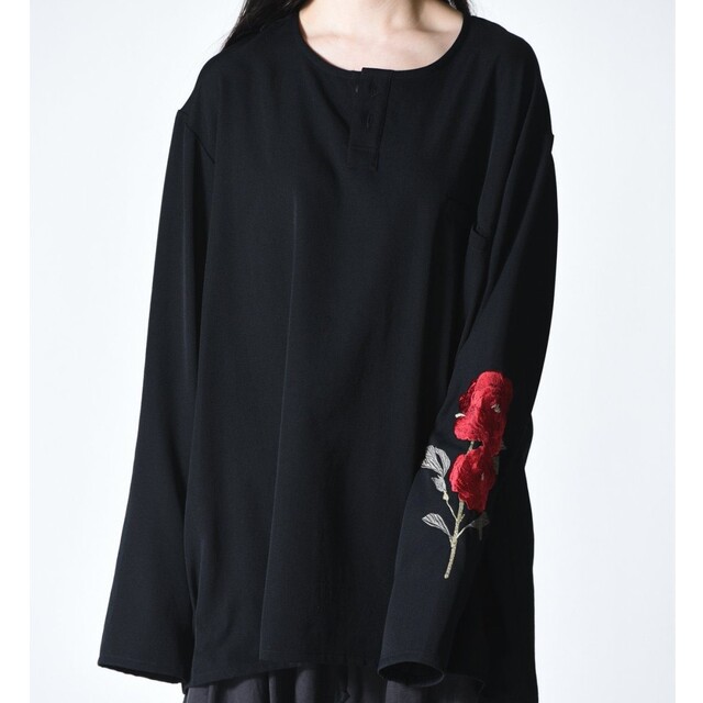 Yohji Yamamoto(ヨウジヤマモト)のBISHOOL フラワー刺繍プルオーバー ビシュール メンズのトップス(Tシャツ/カットソー(七分/長袖))の商品写真