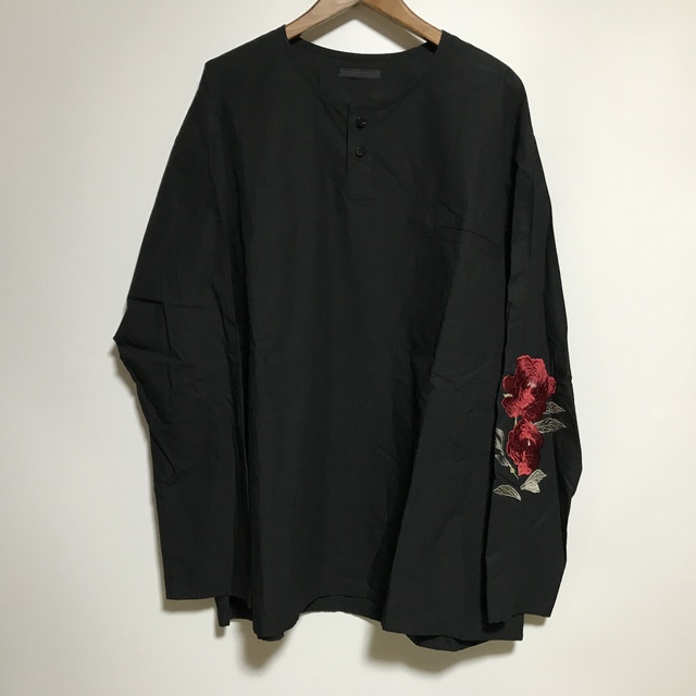 Yohji Yamamoto(ヨウジヤマモト)のBISHOOL フラワー刺繍プルオーバー ビシュール メンズのトップス(Tシャツ/カットソー(七分/長袖))の商品写真