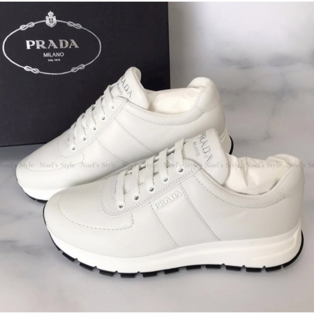 新品?正規品 PRADAのスニーカーです alamocirugiaplastica.com