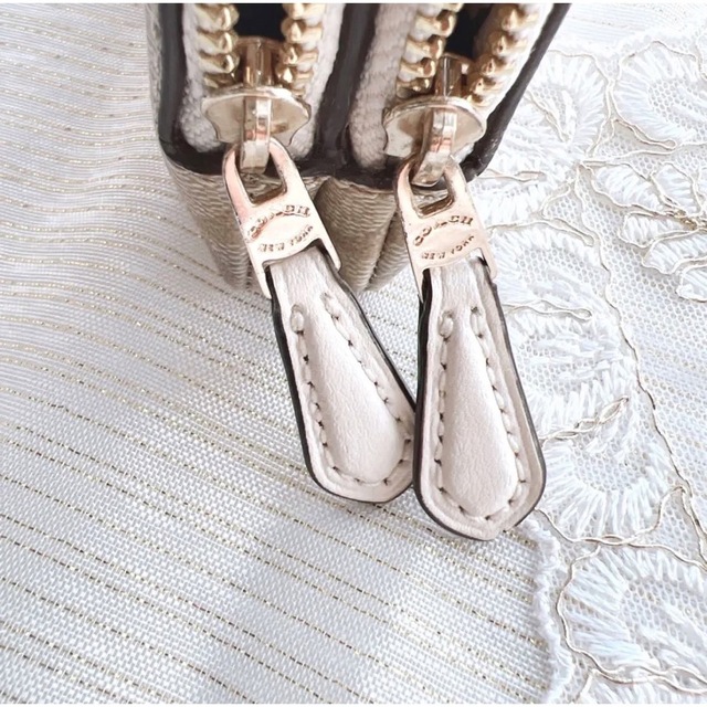 美品 COACH ポーチ 小物入れ リストレット ホワイト系 シグネチャー-