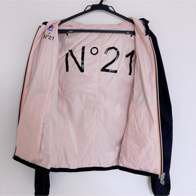 N°21 - K-WAY × N°21 ブルゾン ナイロン 黒 ピンク リバーシブルの通販