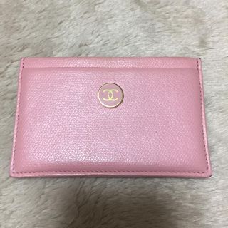 CHANEL - 良品希少!シャネルココボタンカードケースピンクの